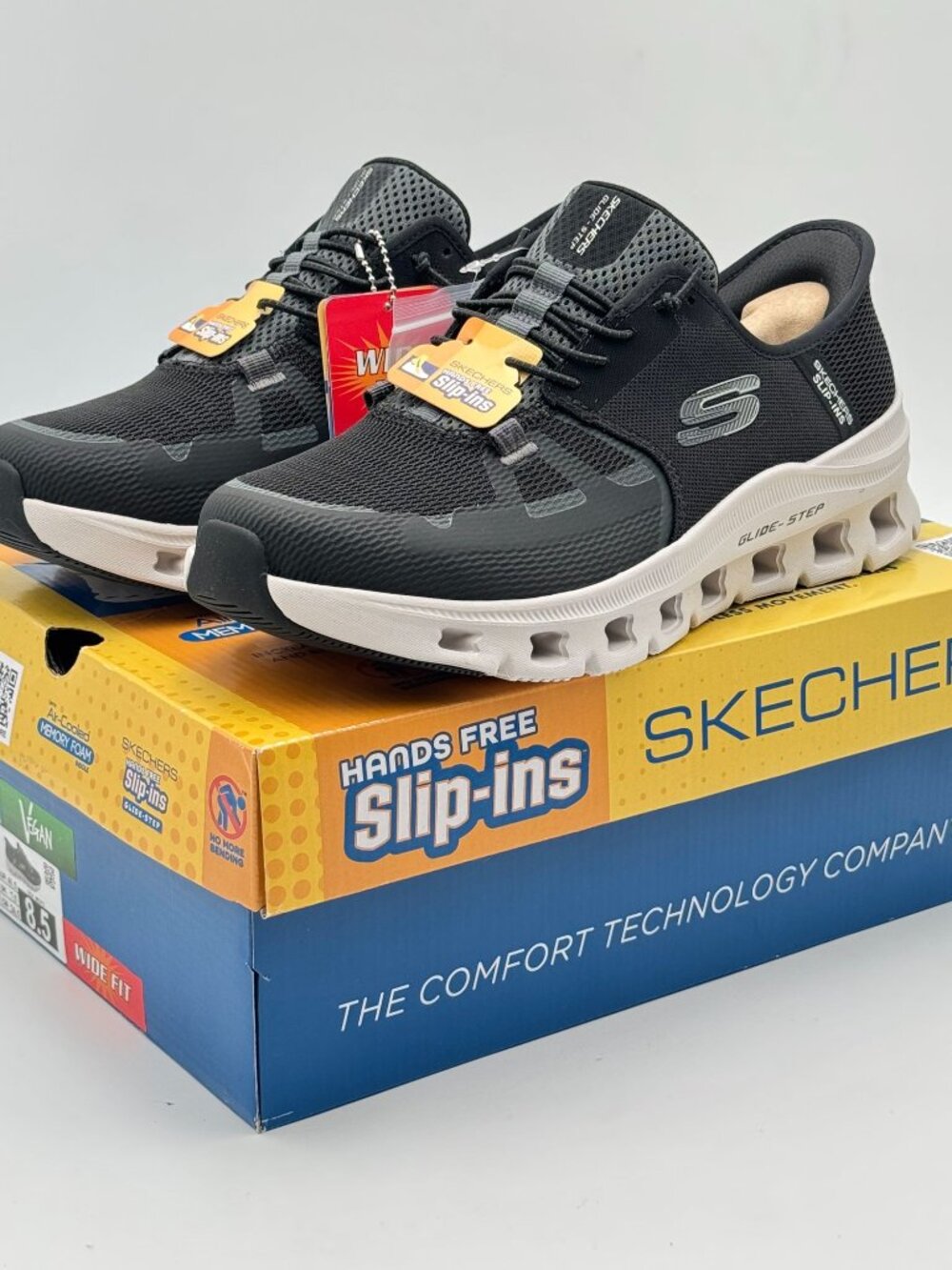 NWT Skechers Glide-Step Pro Black Sneakers Mens 8.5W Handsfree Running Walking